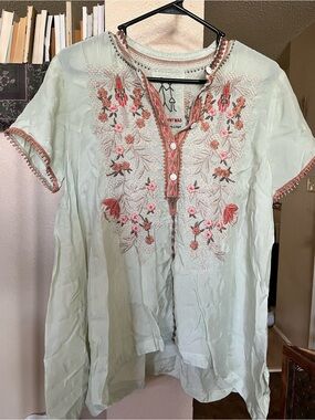 Johnny Was Mint Green Embroidered Short-Sleeve Tunic